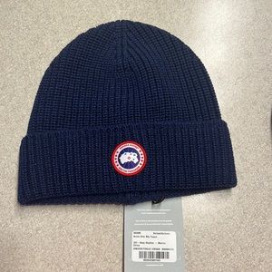 Canada Goose men’s navy blue winter hat